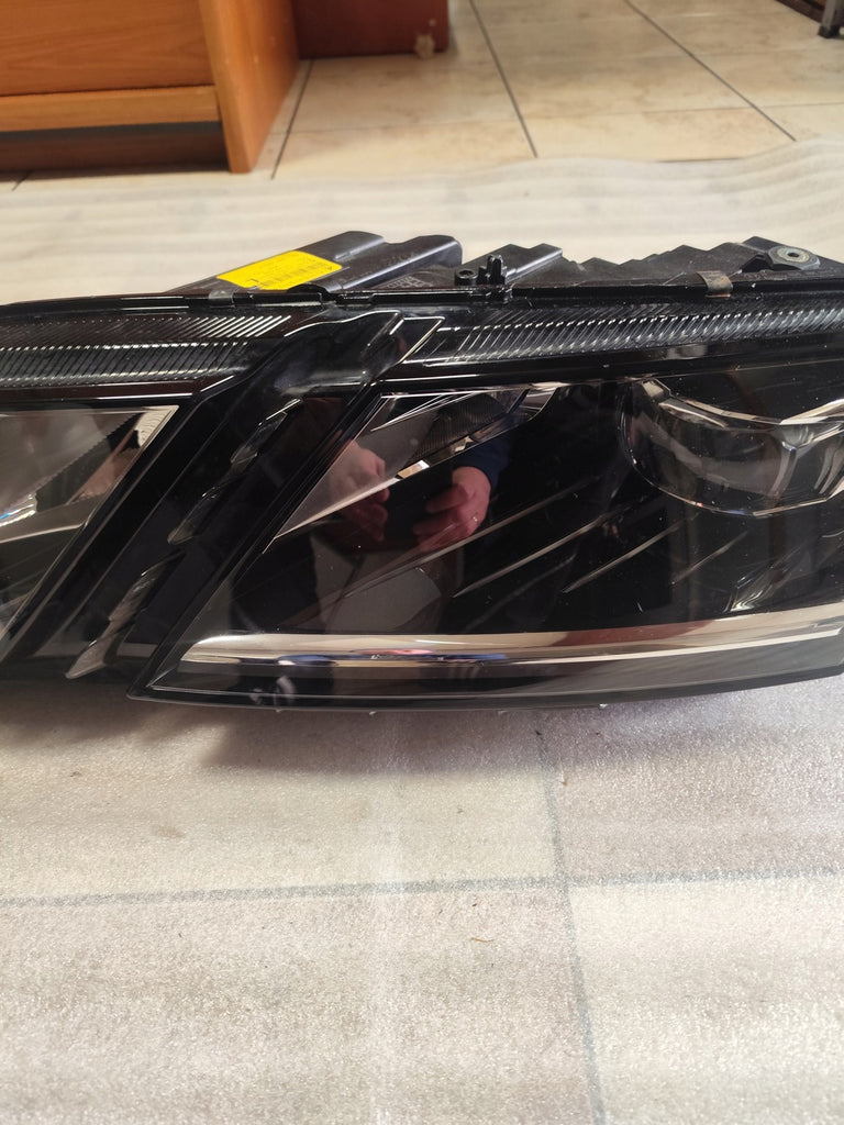 Frontscheinwerfer Skoda Octavia III 5E1941015F Links Scheinwerfer Headlight SCH2081912191nb