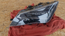 Laden Sie das Bild in den Galerie-Viewer, Frontscheinwerfer Seat Leon 5F1941007 Links Scheinwerfer Headlight SCH3042409540er