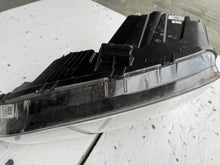 Laden Sie das Bild in den Galerie-Viewer, Frontscheinwerfer Hyundai I10 92102-B9000 Rechts Scheinwerfer Headlight