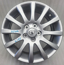 Load image into Gallery viewer, 1x Alufelge 17 Zoll 7.0" 5x114.3 45ET Glanz Silber PZ474-T0677-Z Toyota Avensis FEL6984074184qw