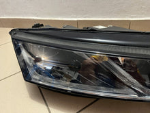 Laden Sie das Bild in den Galerie-Viewer, Frontscheinwerfer Skoda Octavia IV 5E4941016A LED Rechts Scheinwerfer Headlight SCH9601361379mw