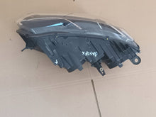 Load image into Gallery viewer, Frontscheinwerfer Dacia Duster 260101133R Rechts Scheinwerfer Headlight