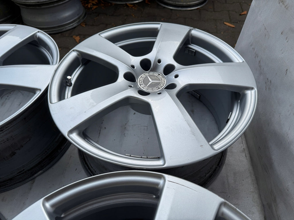 4x Alufelge 18 Zoll 8.5" 5x112 48ET Glanz Silber A2124011302 Mercedes-Benz
