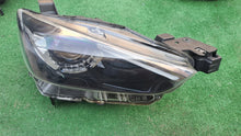 Laden Sie das Bild in den Galerie-Viewer, Frontscheinwerfer Mazda Cx3 D10E-51030- Rechts Scheinwerfer Headlight