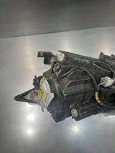 Laden Sie das Bild in den Galerie-Viewer, Frontscheinwerfer Mazda 6 Rechts Scheinwerfer Headlight