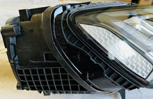 Laden Sie das Bild in den Galerie-Viewer, Frontscheinwerfer Audi Q7 4M0941040C LED Rechts Scheinwerfer Headlight SCH8839422925ut