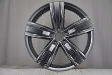 Load image into Gallery viewer, 1x Alufelge 19 Zoll 7.0" 5x112 43ET Glanz Grau 5NN601025C VW Tiguan Rim Wheel FEL8127765901ww