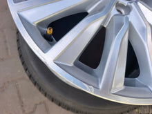 Laden Sie das Bild in den Galerie-Viewer, 1x Alufelge 17 Zoll 7.5" 5x112 51ET Glanz Silber 8V0601025CB Audi A4 B6 C5 FEL3097914213we