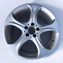 Laden Sie das Bild in den Galerie-Viewer, 1x Alufelge 18 Zoll 8.5&quot; 5x112 56ET A2054010600 Mercedes-Benz A205 Rim Wheel