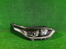 Load image into Gallery viewer, Frontscheinwerfer Kia Ceed 92102J7051 Rechts Scheinwerfer Headlight