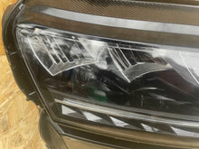 Laden Sie das Bild in den Galerie-Viewer, Frontscheinwerfer Skoda Karoq 57B941010 LED Rechts Scheinwerfer Headlight SCH1713720601vq