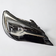 Laden Sie das Bild in den Galerie-Viewer, Frontscheinwerfer Opel Astra K 39208461 662588500 LED Rechts Headlight