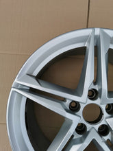 Load image into Gallery viewer, 1x Alufelge 18 Zoll 8.0&quot; 5x112 40ET Glanz Silber 8W0601025EC Audi A4 B9