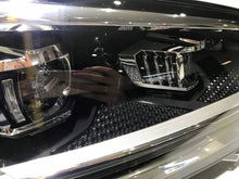 Laden Sie das Bild in den Galerie-Viewer, Frontscheinwerfer VW Sportsvan 517941082 LED Ein Stück (Rechts oder Links)