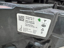 Laden Sie das Bild in den Galerie-Viewer, Frontscheinwerfer Tesla 3 GRG1514953-00 Rechts Scheinwerfer Headlight