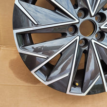 Laden Sie das Bild in den Galerie-Viewer, 1x Alufelge 17 Zoll 6.5" 5x112 658601025F Skoda Scala Rim Wheel FEL3930797375ul