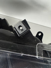 Laden Sie das Bild in den Galerie-Viewer, Frontscheinwerfer Toyota V 2456677 Rechts Scheinwerfer Headlight SCH2571847987os