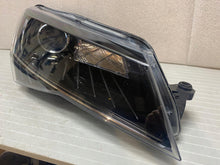 Laden Sie das Bild in den Galerie-Viewer, Frontscheinwerfer Skoda Superb III 3V1941016 Xenon Rechts Scheinwerfer Headlight SCH8537807140ql