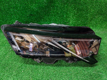 Laden Sie das Bild in den Galerie-Viewer, Frontscheinwerfer Skoda Octavia IV 5E4941036 LED Rechts Scheinwerfer Headlight SCH8970508630wp