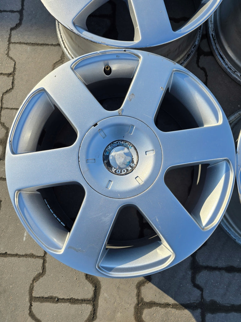 4x Alufelge 16 Zoll 6.5" 5x112 50ET Silber 170601025B Skoda Rim Wheel FEL5576619853zt