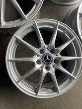 Load image into Gallery viewer, 4x Alufelge 17 Zoll 6.5" 5x112 49ET Glanz Silber A2464010102 Mercedes-Benz Mb FEL3632554702ty
