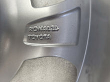 Load image into Gallery viewer, 1x Alufelge 15 Zoll 4.5" 4x100 35ET Glanz Silber PZ4L2-90670 Toyota Aygo FEL6674879722ww