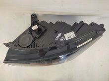 Laden Sie das Bild in den Galerie-Viewer, Frontscheinwerfer Skoda Enyaq 5LB941015F Full LED Ein Stück (Rechts oder Links)