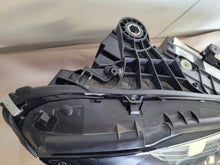 Load image into Gallery viewer, Frontscheinwerfer Mercedes-Benz W206 A2069067203 LED Rechts Headlight SCH8405421086xn