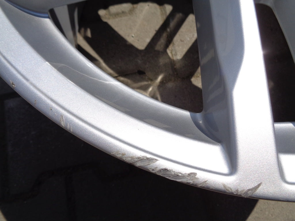 1x Alufelge 18 Zoll 8.5" 5x112 50ET Silber 8S0601025A Audi Tt Rim Wheel FEL5906273383wu