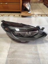 Load image into Gallery viewer, Frontscheinwerfer Ford Fiesta I N1BB13E014AE Rechts Scheinwerfer Headlight SCH9857505318ur