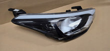 Laden Sie das Bild in den Galerie-Viewer, Frontscheinwerfer Hyundai I20 II 92102-C8000 Rechts Scheinwerfer Headlight SCH8342226277qi
