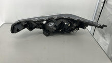 Laden Sie das Bild in den Galerie-Viewer, Frontscheinwerfer Toyota Corolla 81110-02560 Full LED Rechts oder Links