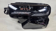 Laden Sie das Bild in den Galerie-Viewer, Frontscheinwerfer Skoda Karoq 57B941035B Links Scheinwerfer Headlight SCH4047996898ba