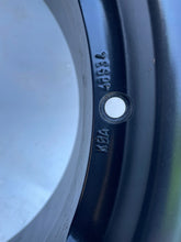 Laden Sie das Bild in den Galerie-Viewer, 1x Alufelge 16 Zoll 6.5&quot; 5x114.3 31 5ET 56R665548 Rim Wheel