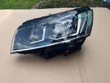 Laden Sie das Bild in den Galerie-Viewer, Frontscheinwerfer VW Transporter 90198960 Links Scheinwerfer Headlight