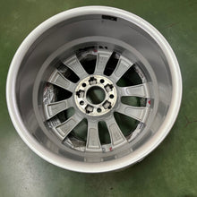 Load image into Gallery viewer, 1x Alufelge 17 Zoll 7.0&quot; 5x112 48,5ET A2054018000 Mercedes-Benz A205 Rim Wheel