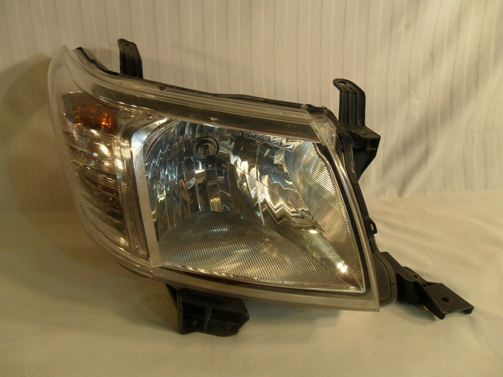 Frontscheinwerfer Toyota Hilux Rechts Scheinwerfer Headlight SCH2482994734vw
