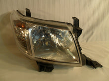 Laden Sie das Bild in den Galerie-Viewer, Frontscheinwerfer Toyota Hilux Rechts Scheinwerfer Headlight SCH2482994734vw