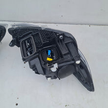 Laden Sie das Bild in den Galerie-Viewer, Frontscheinwerfer Mercedes-Benz Eqv W447 A4479063201 Full LED Rechts oder Links SCH7930162960uk