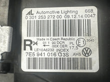 Laden Sie das Bild in den Galerie-Viewer, Frontscheinwerfer VW 7E5941016 Xenon Rechts Scheinwerfer Headlight SCH5328095908fr