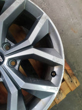 Load image into Gallery viewer, 1x Alufelge 18 Zoll 7.5&quot; 5x112 45ET Glanz Silber 5F0601025N Mg Leon Rim Wheel