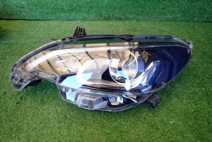 Frontscheinwerfer Peugeot 108 81150-0H150 Links Scheinwerfer Headlight SCH9620161538yy