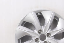 Laden Sie das Bild in den Galerie-Viewer, 1x Alufelge 16 Zoll 6.5&quot; 4x100 44ET Glanz Silber 403007678R Renault Rim Wheel