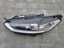 Laden Sie das Bild in den Galerie-Viewer, Frontscheinwerfer Ford Mondeo DS73-13W030-EB Links Scheinwerfer Headlight