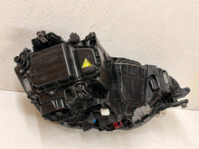 Laden Sie das Bild in den Galerie-Viewer, Frontscheinwerfer VW Golf Sportsvan 517941751B Xenon Links Headlight SCH9294434505jz