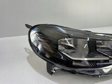 Load image into Gallery viewer, Frontscheinwerfer Opel Zafira 67651216 Rechts Scheinwerfer Headlight