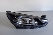 Laden Sie das Bild in den Galerie-Viewer, Frontscheinwerfer Ford Focus MX7B-13E014-CE Rechts Scheinwerfer Headlight SCH7955558081cl