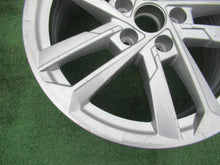 Load image into Gallery viewer, 1x Alufelge 17 Zoll 6.5&quot; 5x112 43ET Silber 8Y0601025L Audi A3 Rim Wheel