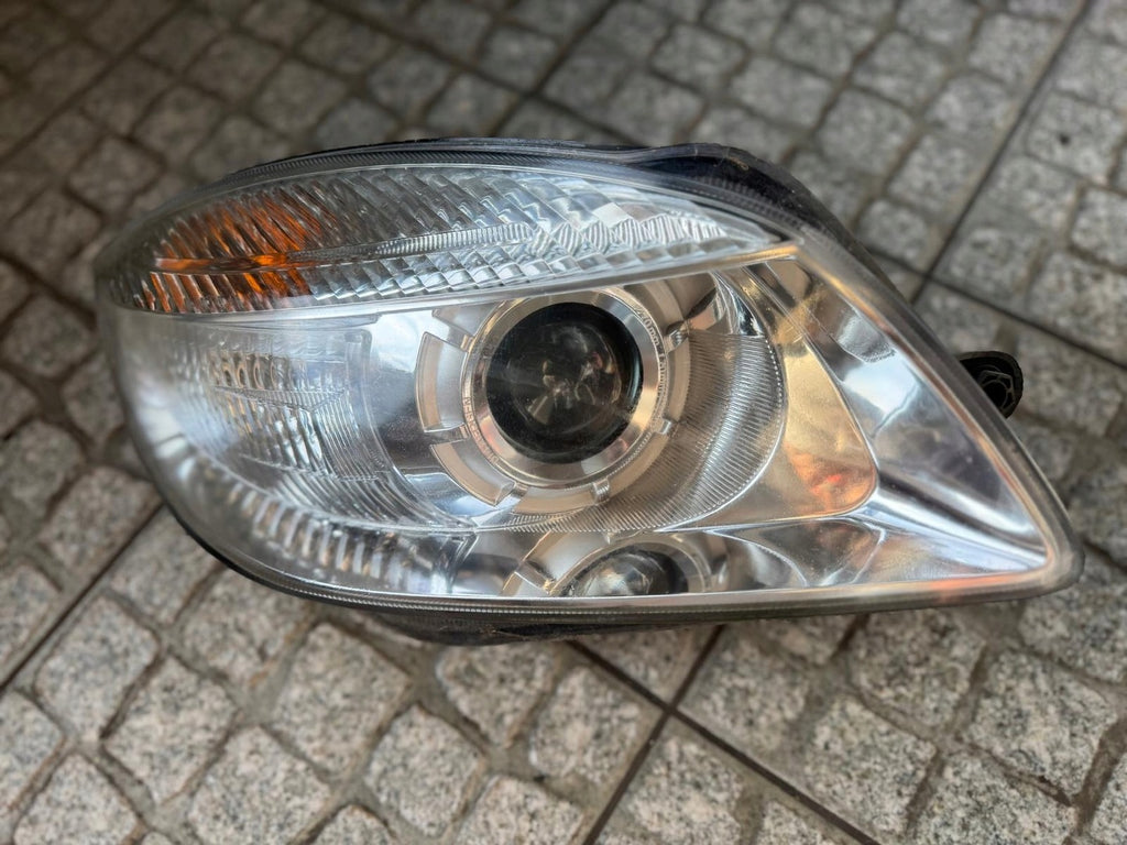 Frontscheinwerfer Skoda Fabia II Rechts Scheinwerfer Headlight