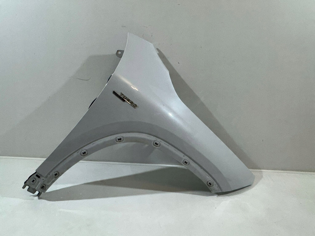 Kotflügel Mercedes-Benz Gla H247 A2478811200 A2478891700 62-052 Vorne Rechts